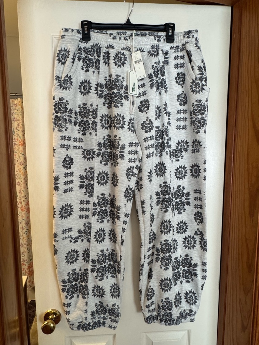 Anthropologie NWT Daily Practice Super Star Gray Printed Balloon Joggers